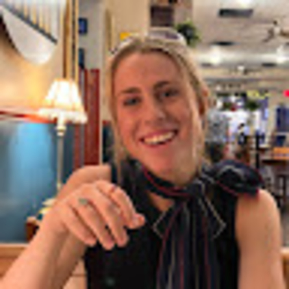 Meet your Posher, Lauren
